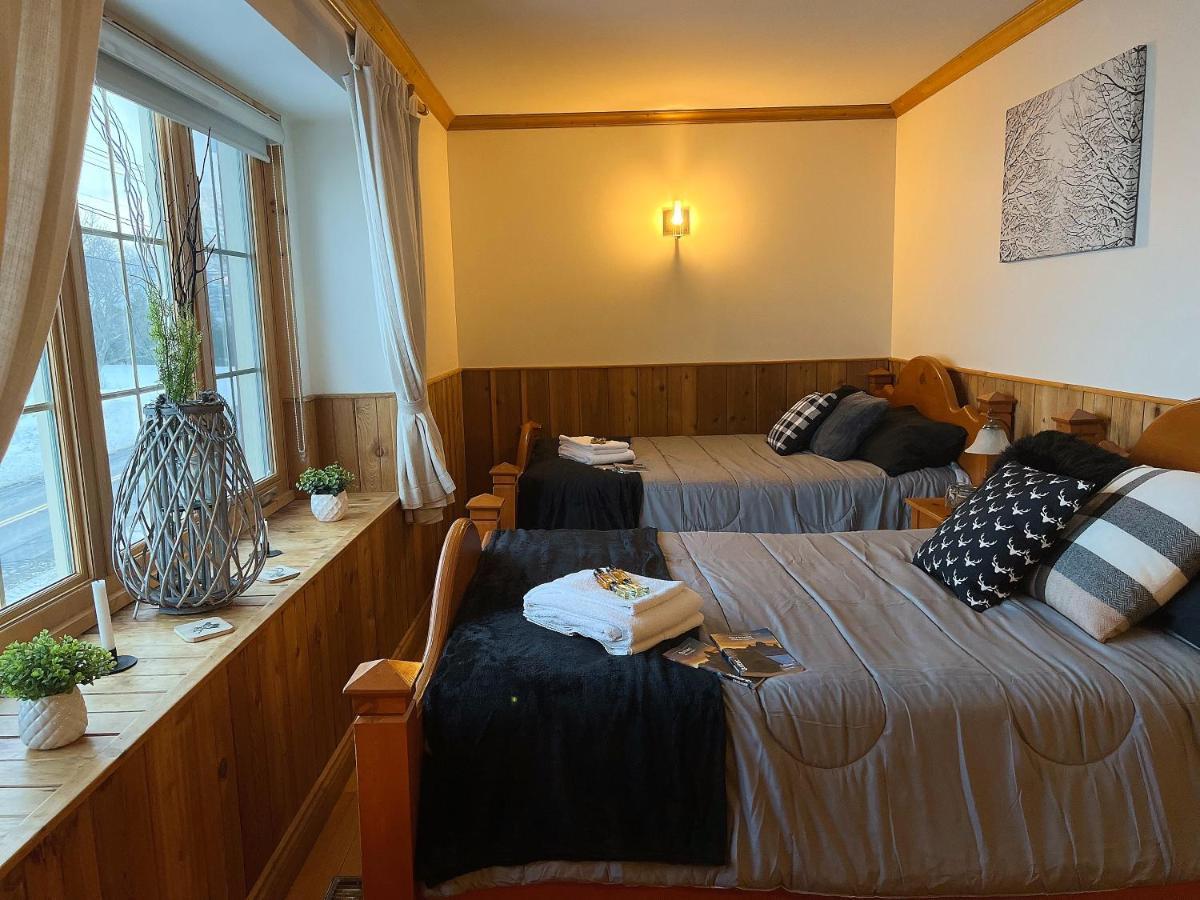 Auberge Au Poste De Traite Sainte-Famille Exteriér fotografie