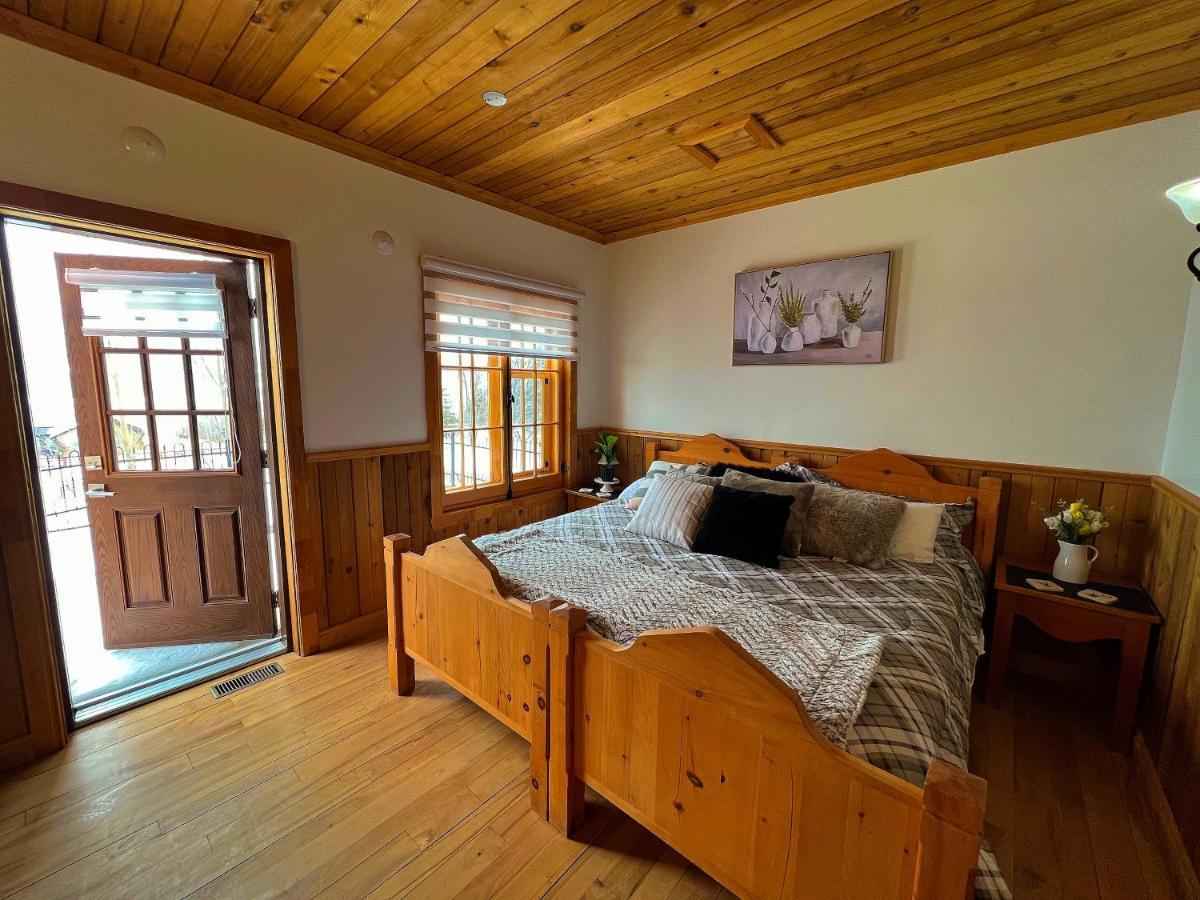 Auberge Au Poste De Traite Sainte-Famille Exteriér fotografie