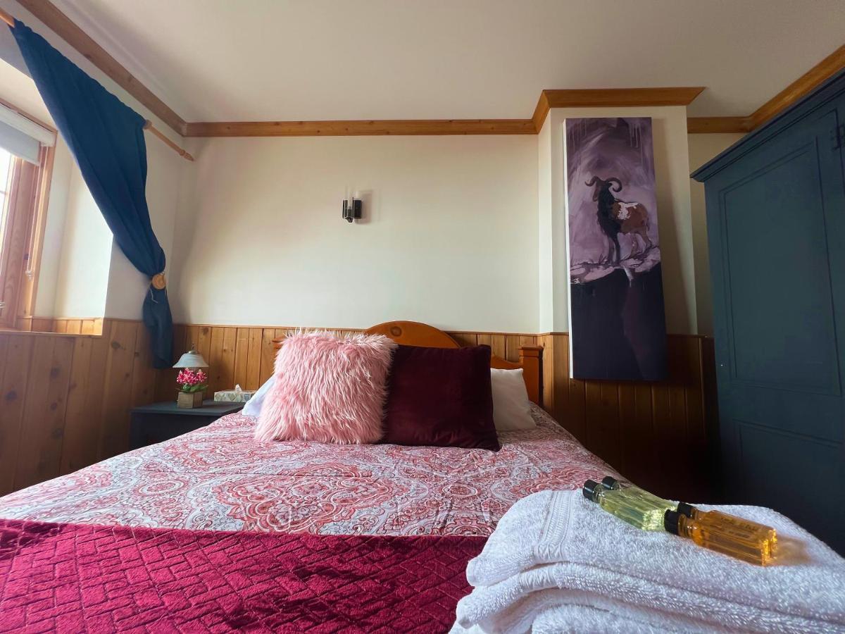Auberge Au Poste De Traite Sainte-Famille Exteriér fotografie
