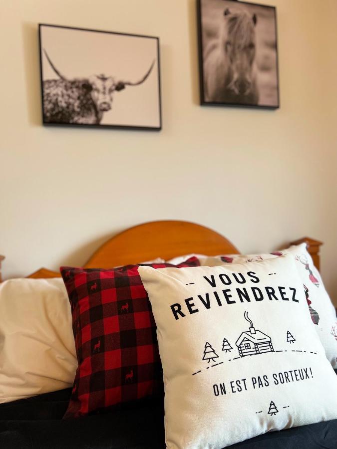 Auberge Au Poste De Traite Sainte-Famille Exteriér fotografie