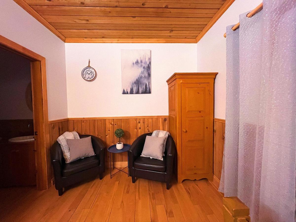 Auberge Au Poste De Traite Sainte-Famille Exteriér fotografie