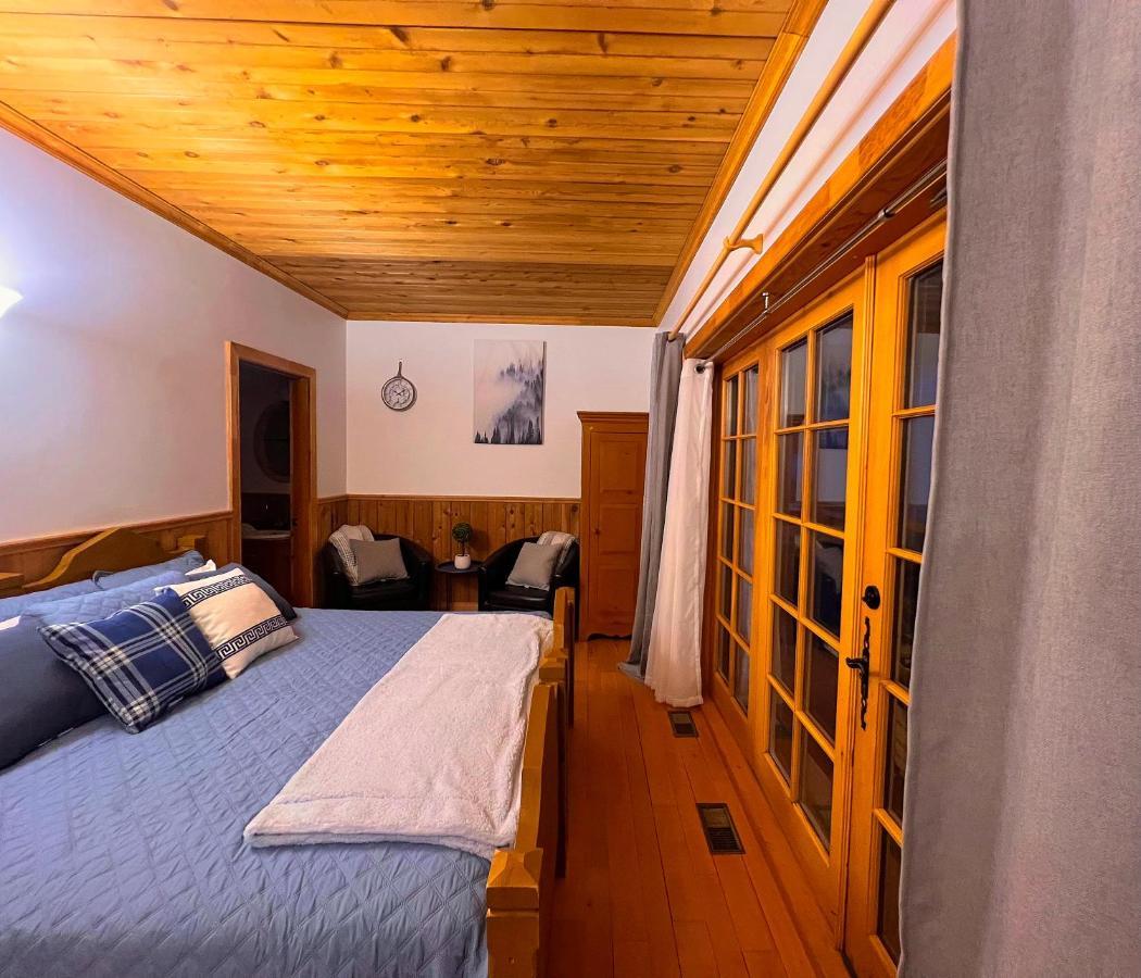 Auberge Au Poste De Traite Sainte-Famille Exteriér fotografie