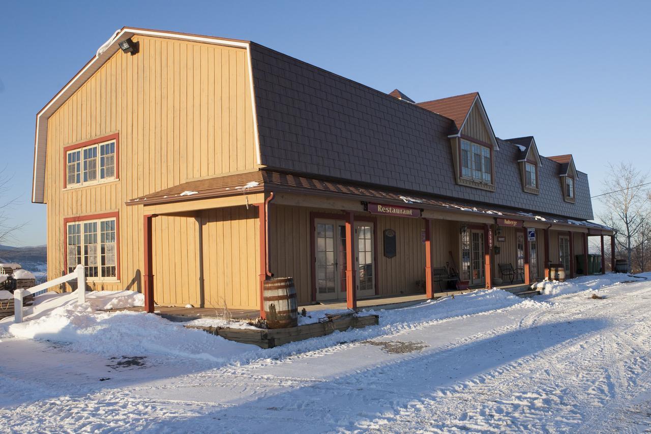 Auberge Au Poste De Traite Sainte-Famille Exteriér fotografie